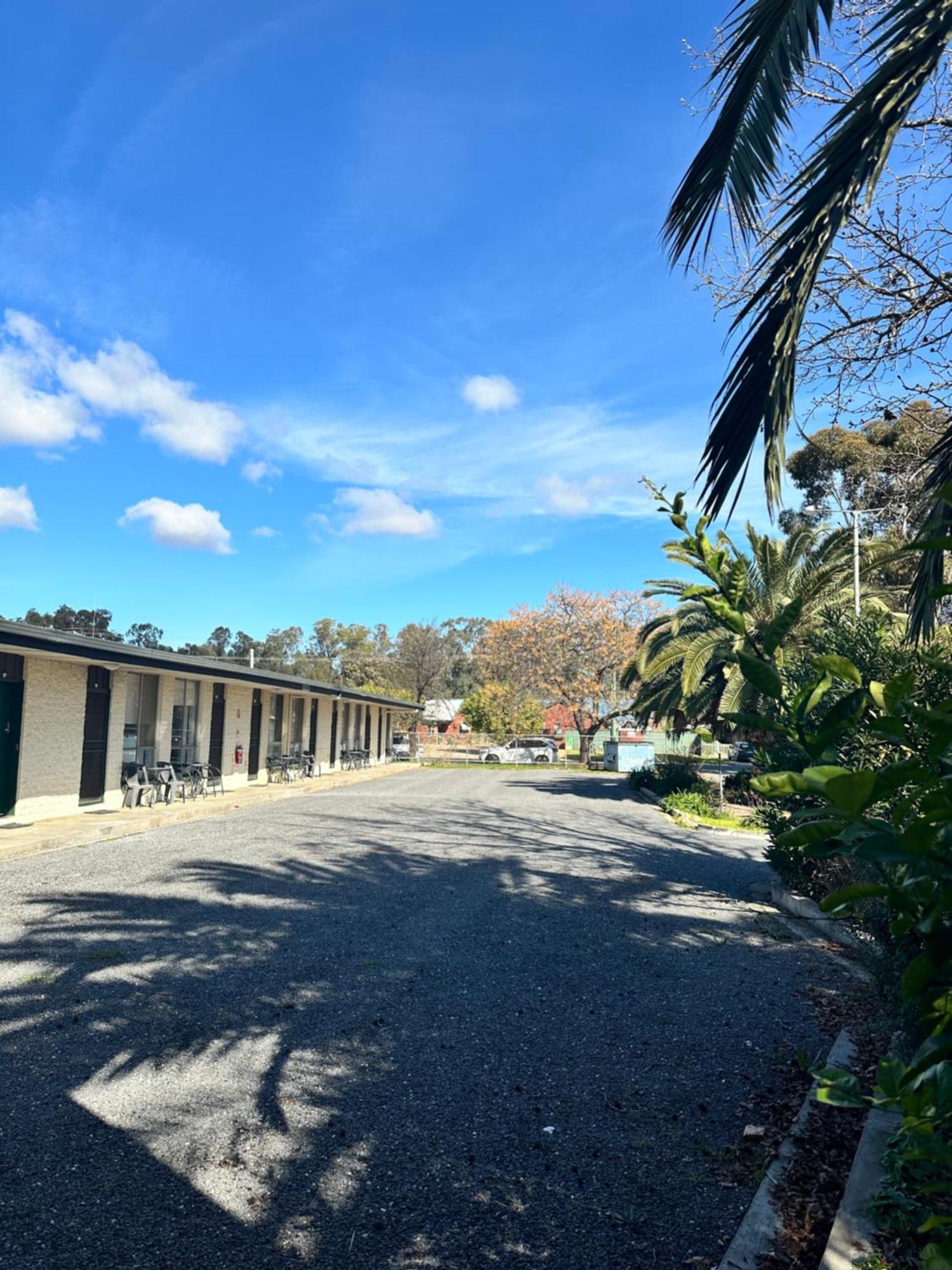 The Shamrock Hotel Balranald Exterior photo